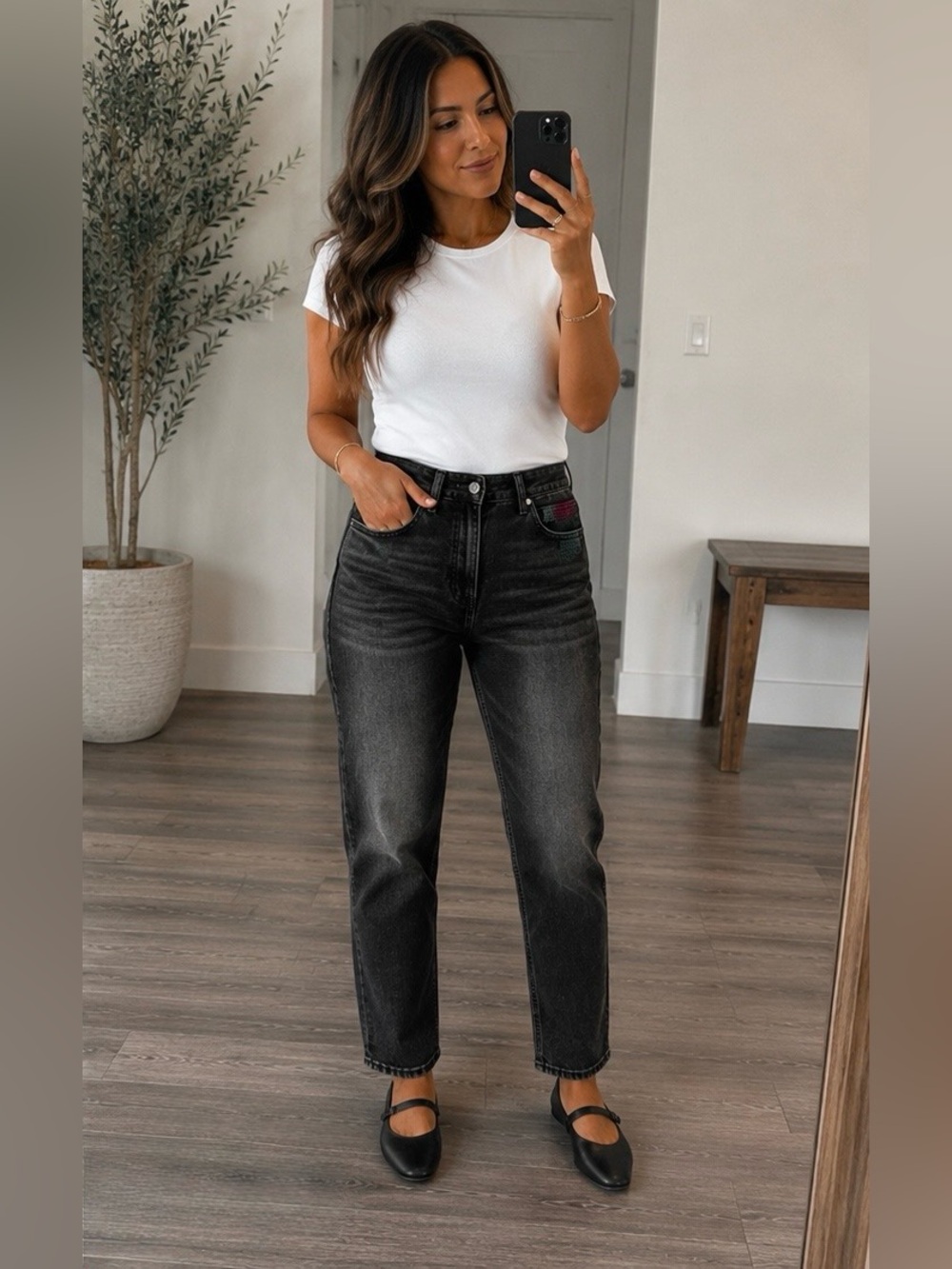 NWT boro $440 denim sapporo mid rise tapered jean (embroidery) size 25 & 26 avai
